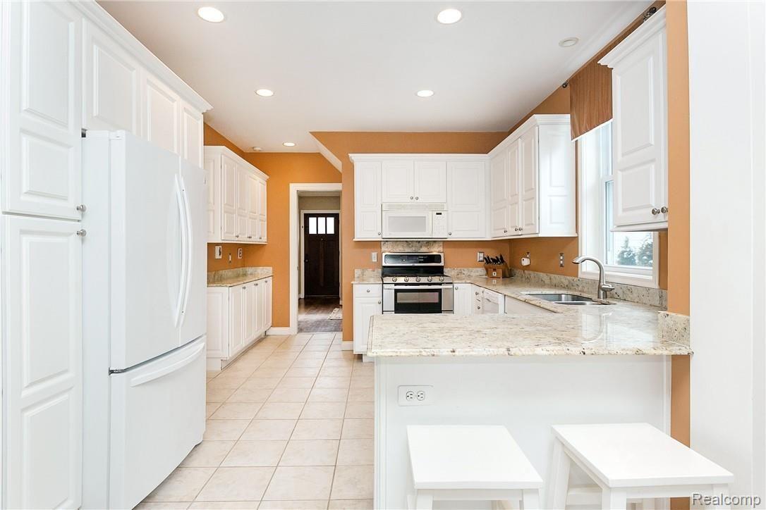 184 Moran Road Grosse Pointe, MI 48236 - Photo 7 of 40 Kitchen