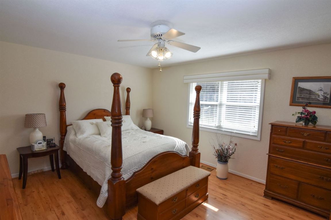 130 Apple Orchard Road Mountain Rest, SC 29664 - Photo 14 of 32 Master Bedroom