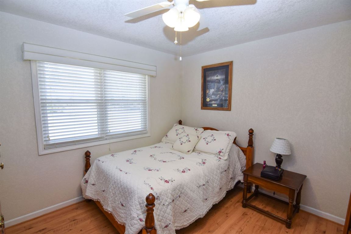 130 Apple Orchard Road Mountain Rest, SC 29664 - Photo 18 of 32 Bedroom 2