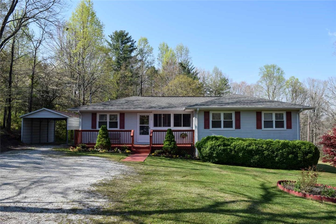 130 Apple Orchard Road Mountain Rest, SC 29664 - Photo 25 of 32 Easy access to the home with minimal stairs
