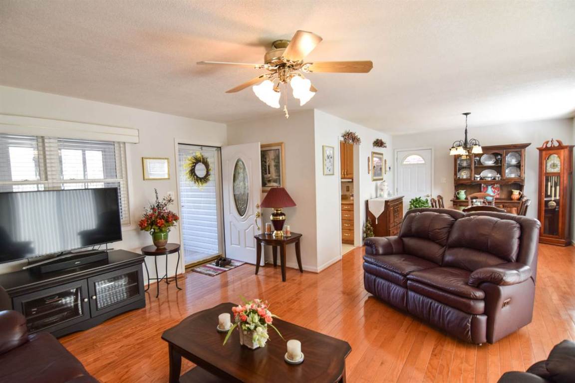 130 Apple Orchard Road Mountain Rest, SC 29664 - Photo 7 of 32 Open Concept living!