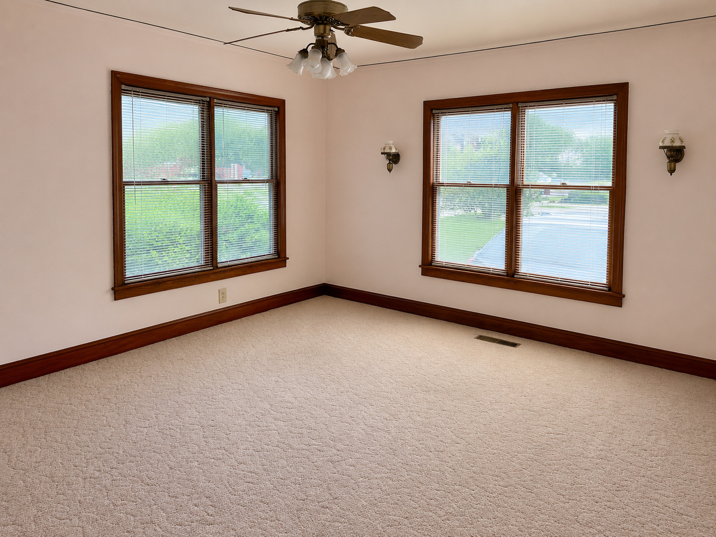 425 West Peru Street Princeton, IL 61356 - Photo 2 of 17