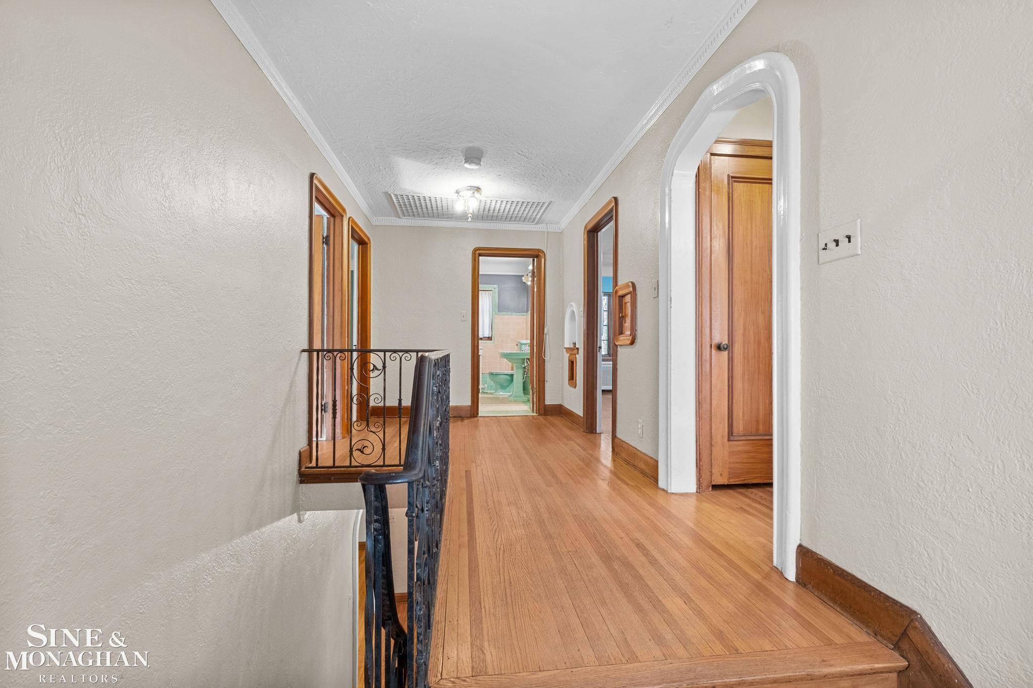 502 Pemberton Road Grosse Pointe, MI 48230 - Photo 28 of 71 50189038-8e9a4e51-3741-484e-af82-9250cd490839.JPG