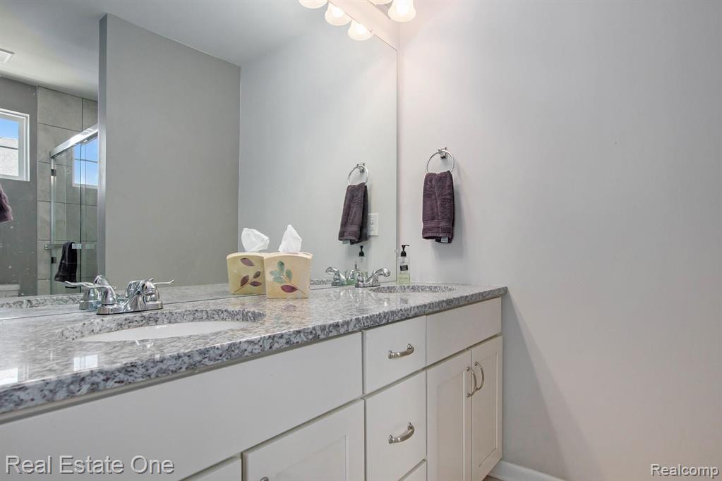 2904 Glenbar Circle Rochester, MI 48307 - Photo 15 of 30
