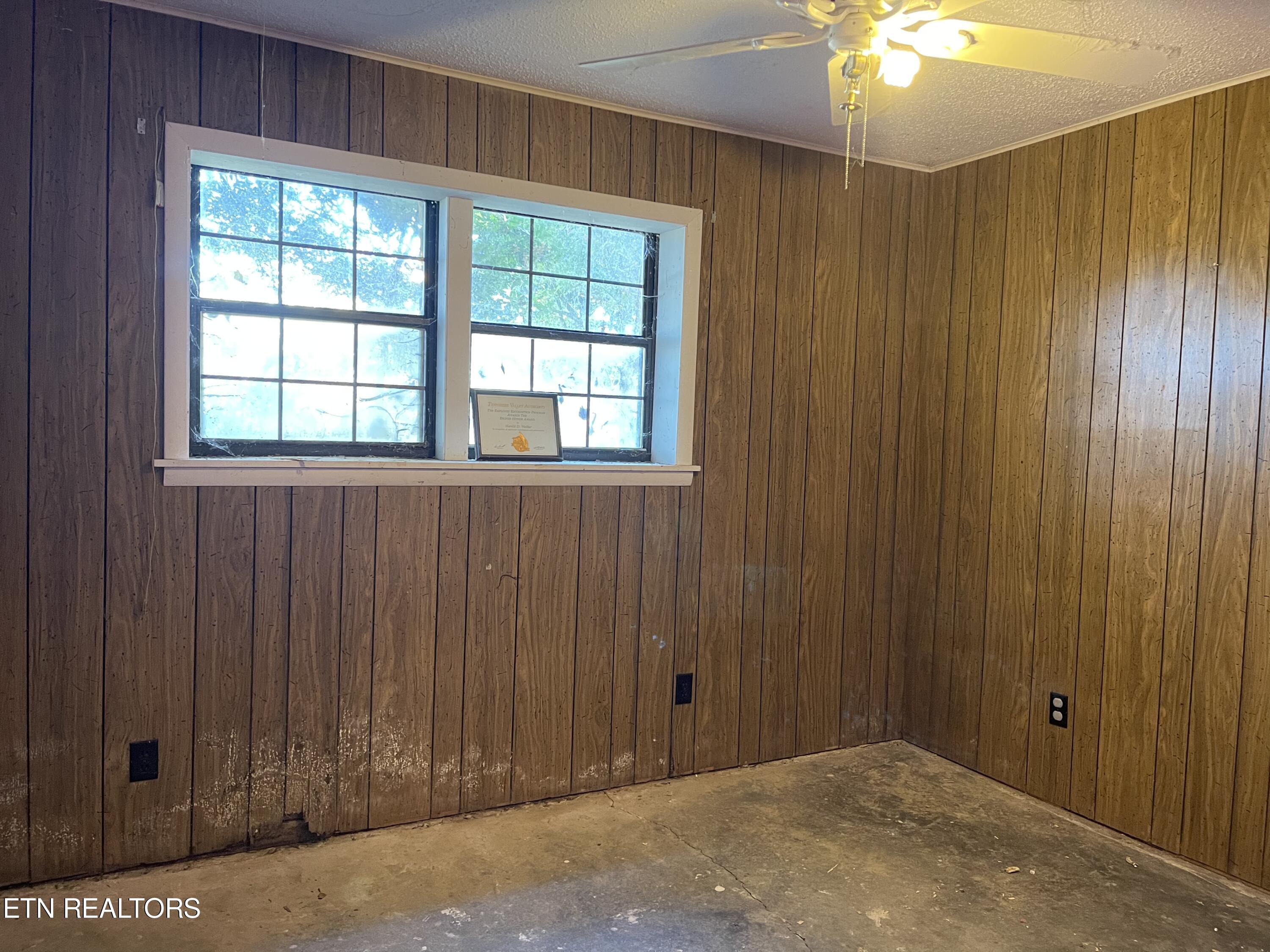 138 Peach Orchard Road Clinton, TN 37716 - Photo 25 of 43 378B8659-0320-4B20-8CA3-D9FDD824B2E5