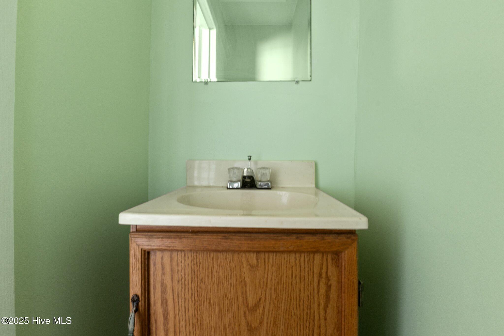 1033 Pearson Road Clinton, NC 28328 - Photo 45 of 59 Half bath in flex space