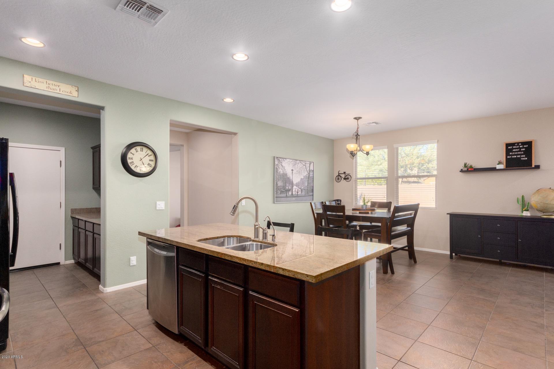 2225 East Gillcrest Road Gilbert, AZ 85298 - Photo 6 of 34 Gillcrest 13
