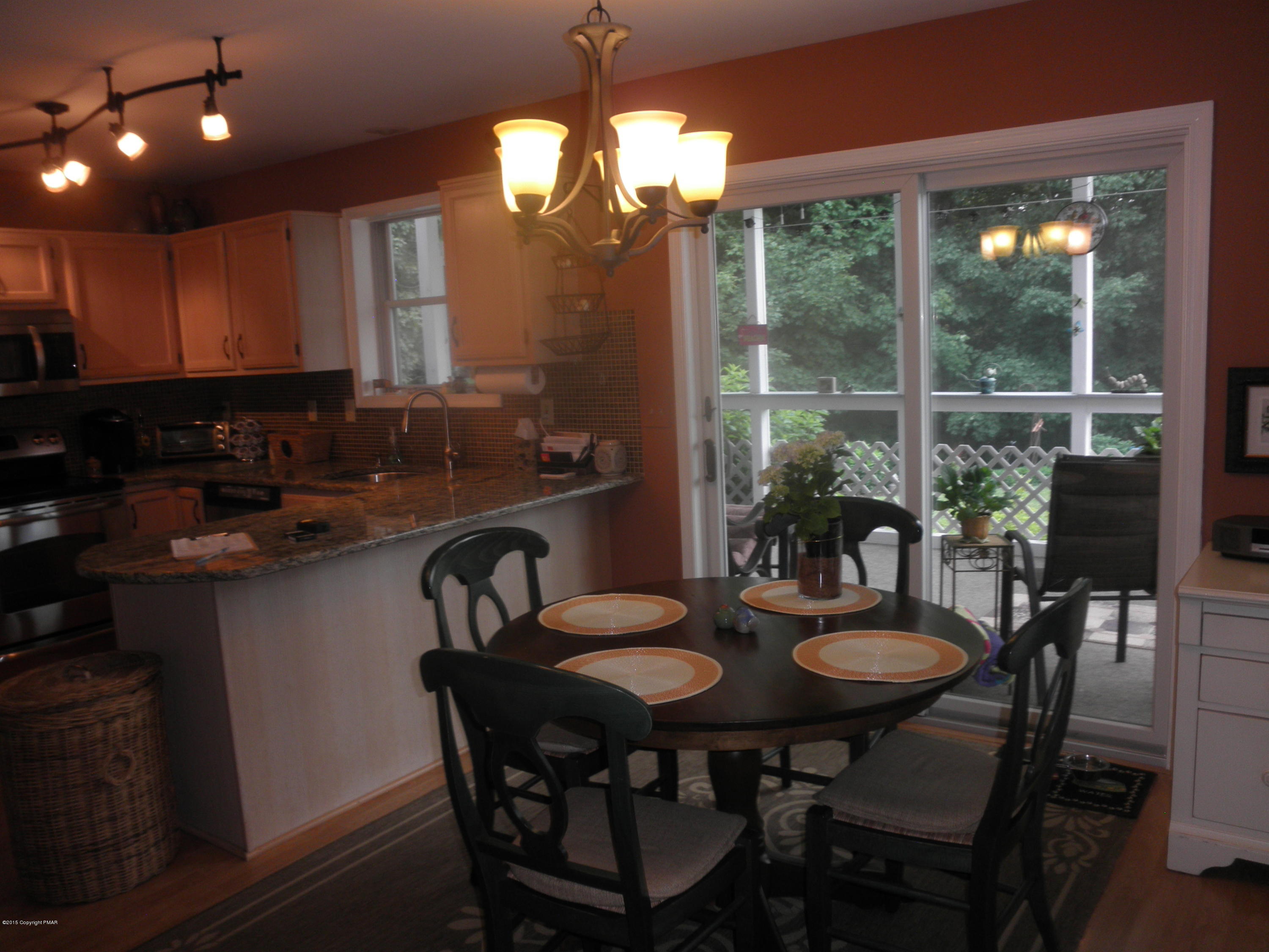 1222 Spring Run Road Saylorsburg, PA 18353 - Photo 12 of 55 Eat in Kitchen