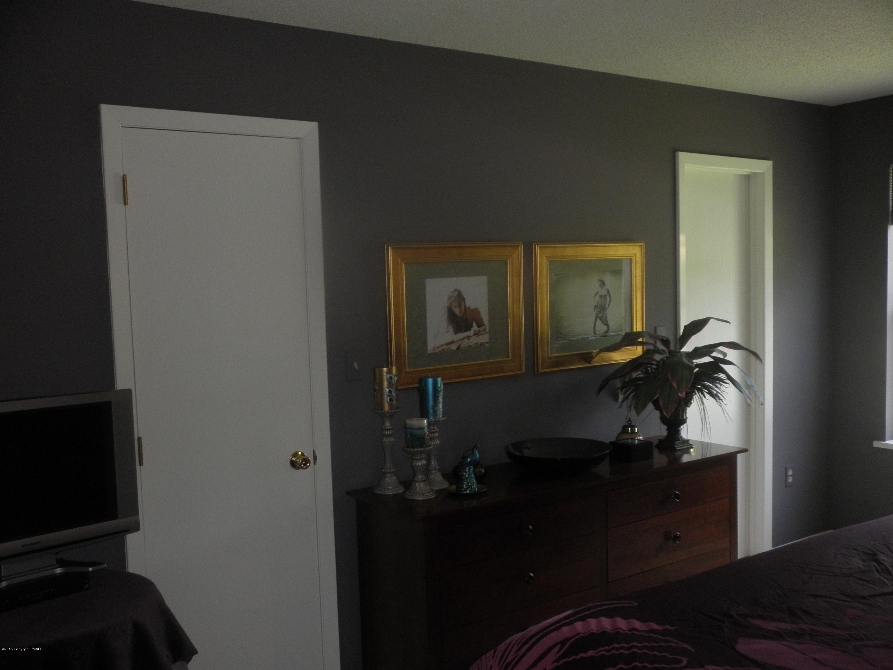 1222 Spring Run Road Saylorsburg, PA 18353 - Photo 32 of 55 Dual Closets