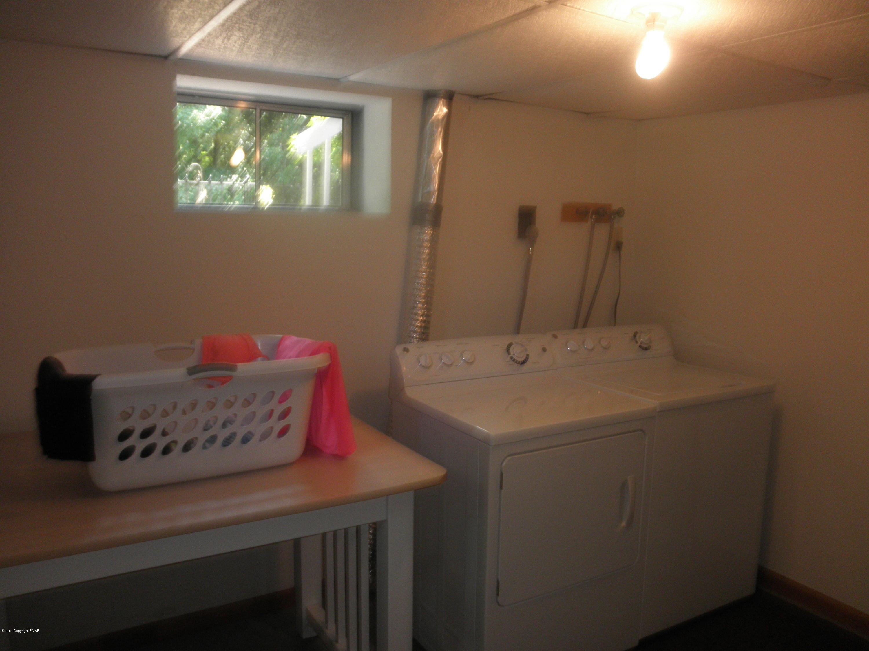 1222 Spring Run Road Saylorsburg, PA 18353 - Photo 47 of 55 Laundry Room