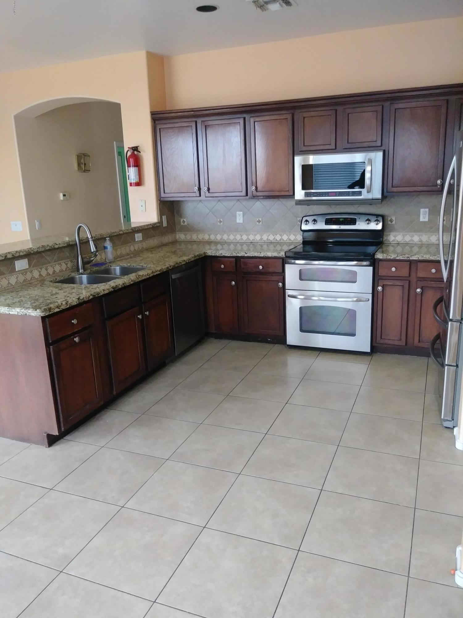 2816 West Lamar Road Phoenix, AZ 85017 - Photo 4 of 18 20200318_145038_Burst01