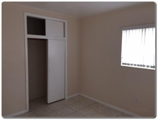 344 Bayside Road Palm Springs, FL 33461 - Photo 8 of 10 8.jpg
