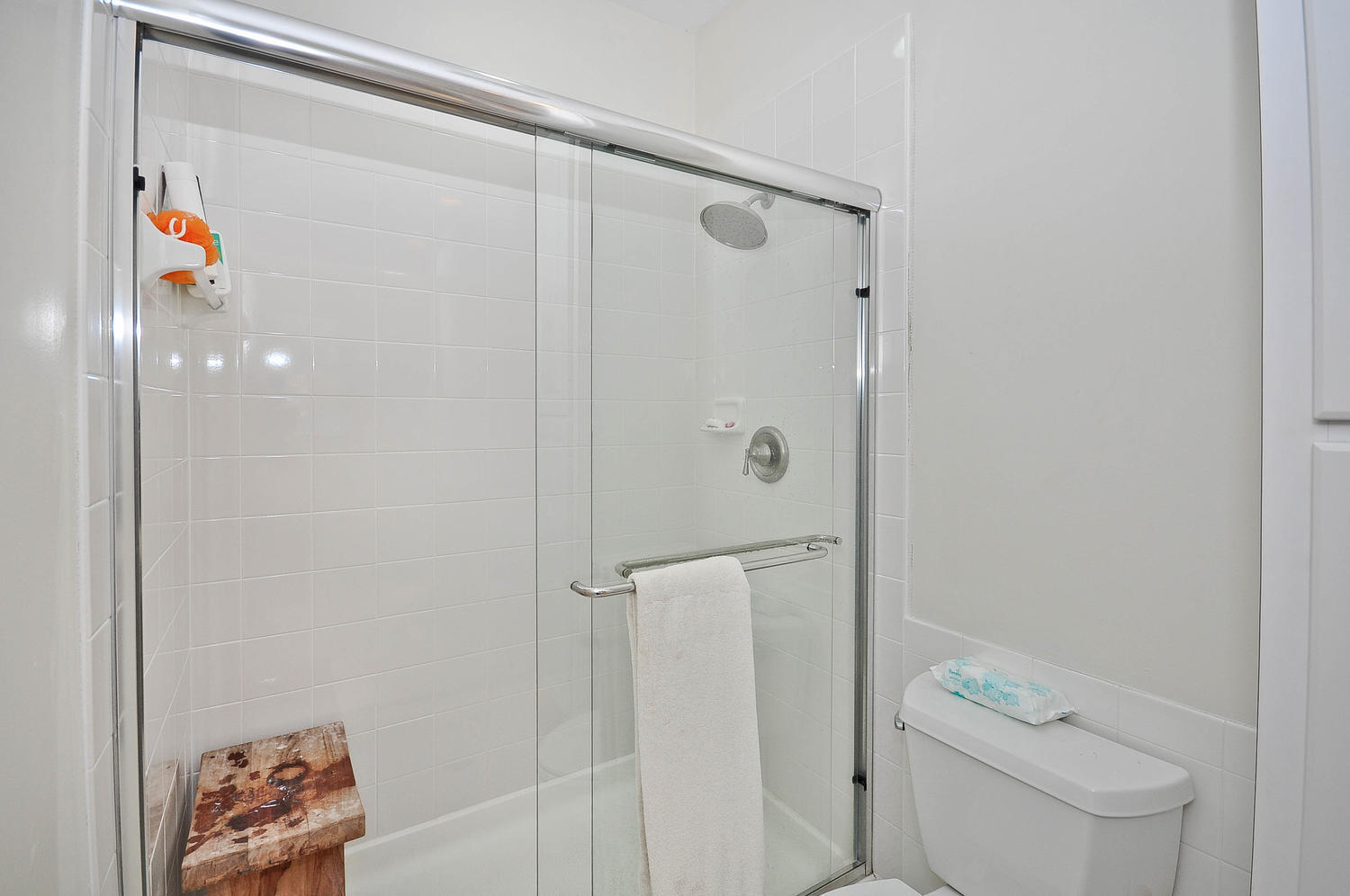 4135 Community Drive Jupiter, FL 33458 - Photo 23 of 39 a bathroom with a shower and a toilet