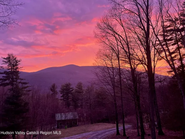 $799,000 | 26 Carle Road, Mount Tremper, NY 12457