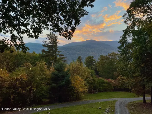 $799,000 | 26 Carle Road, Mount Tremper, NY 12457