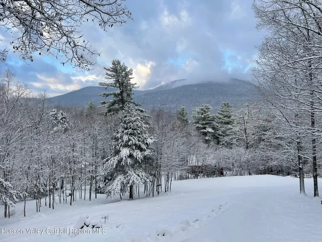 $799,000 | 26 Carle Road, Mount Tremper, NY 12457