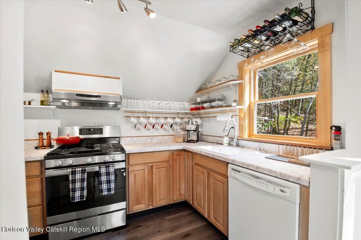 26 Carle Road Mount Tremper, NY 12457 - Photo 7 of 65 04-Kitchen