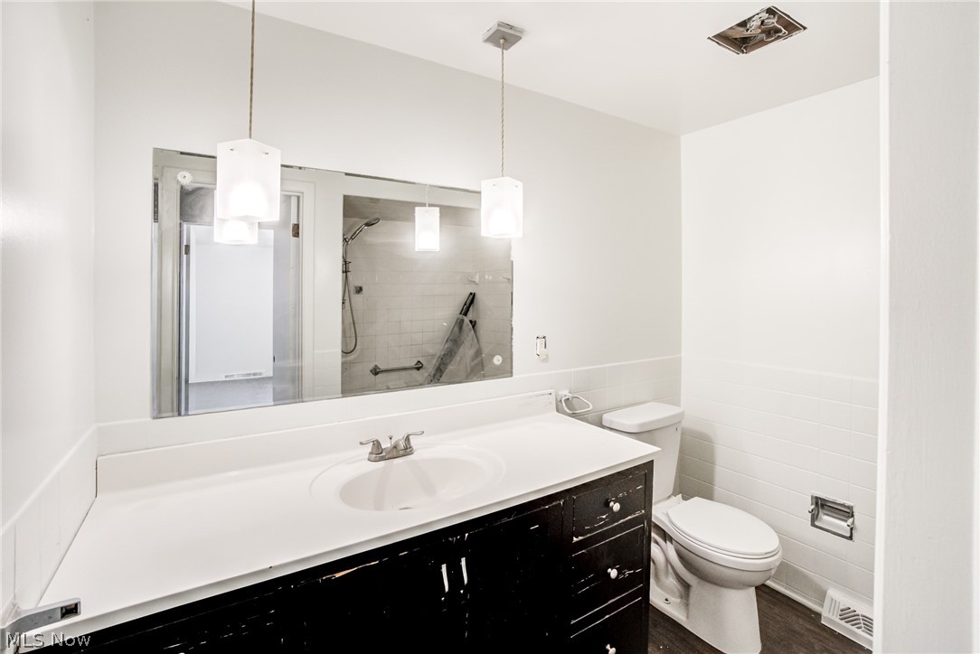 18212 Cornwall Road Cleveland, OH 44119 - Photo 13 of 22
