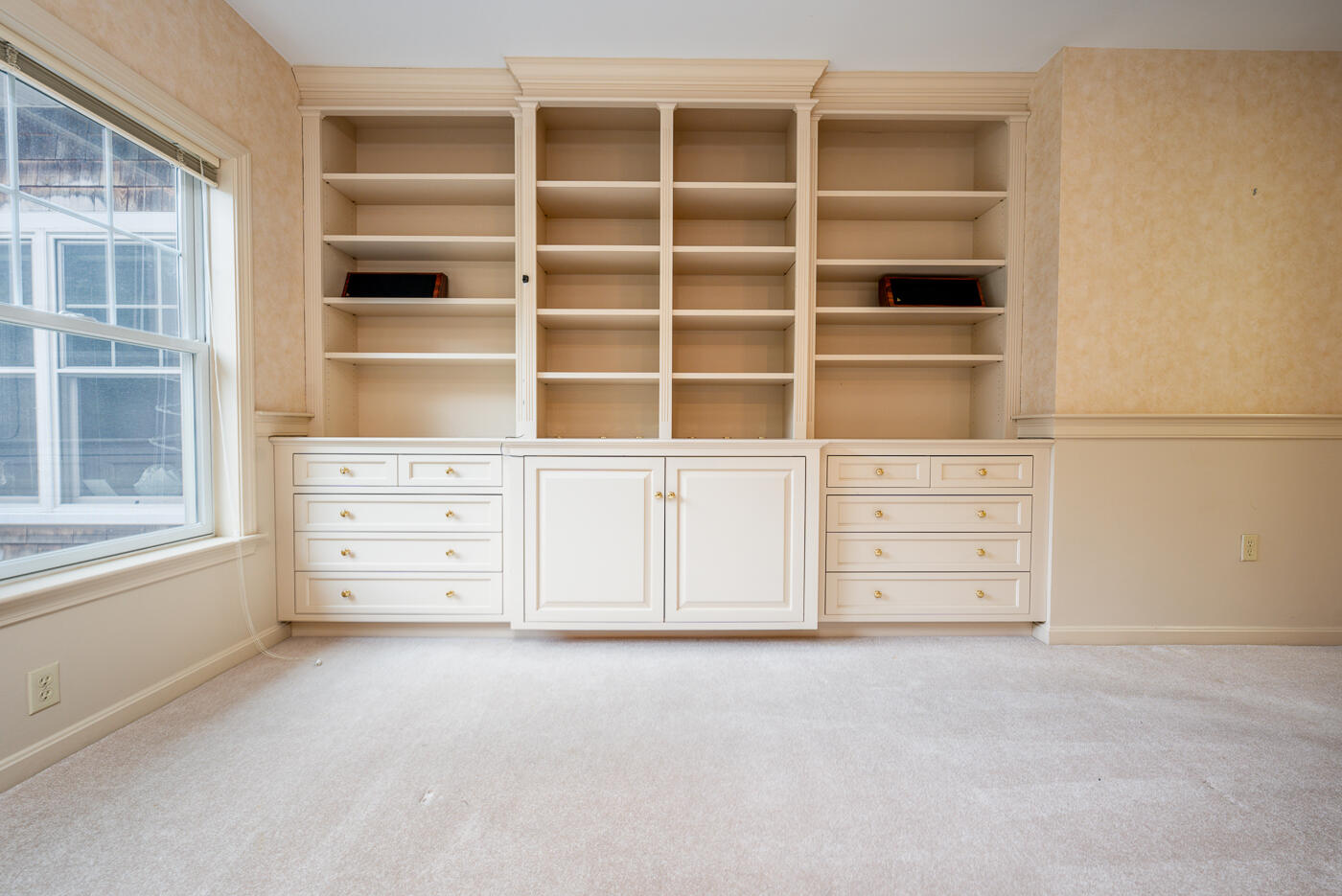18 West Road, Unit 201 Orleans, MA 02653 - Photo 5 of 36 livroom4