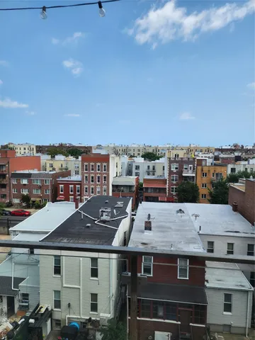 $575,000 | 3063 31st Street, Unit 605 | Astoria