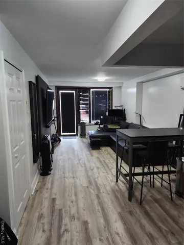 $575,000 | 3063 31st Street, Unit 605 | Astoria