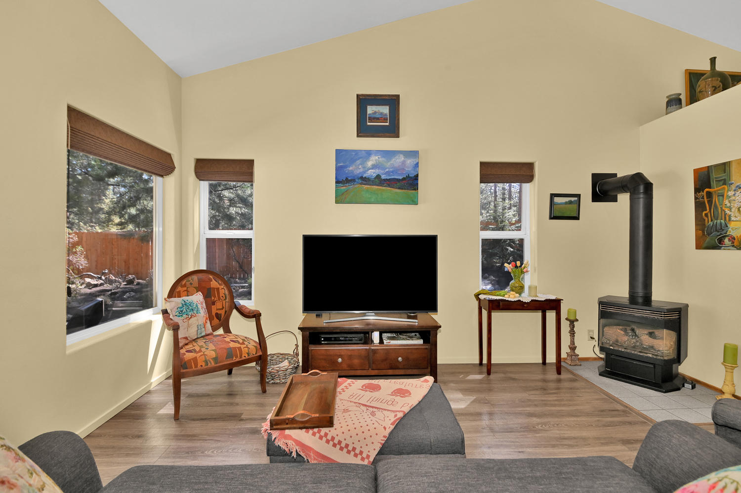 60065 Agate Road Bend, OR 97702 - Photo 4 of 40 60065 Agate Rd