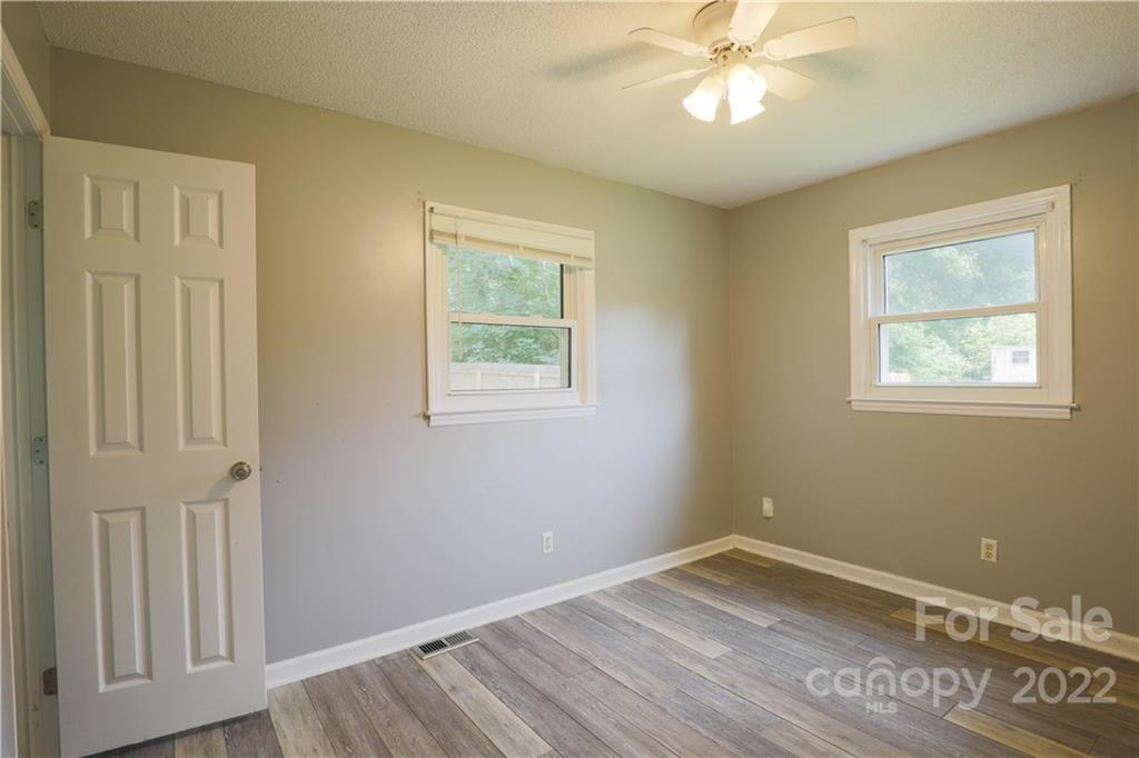 323 Ridge Drive Mount Holly, NC 28120 - Photo 6 of 14 Gallery Image 6