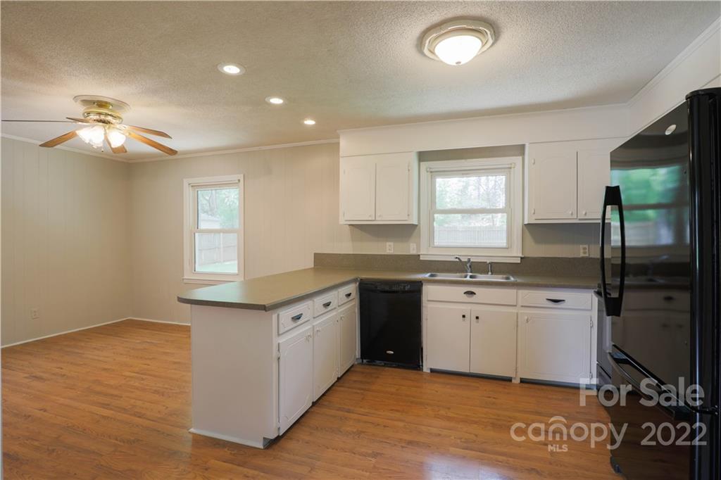 323 Ridge Drive Mount Holly, NC 28120 - Photo 8 of 14 Gallery Image 8