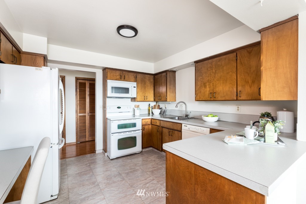 1414 9th Avenue North, Unit 101 Edmonds, WA 98020 - Photo 14 of 26