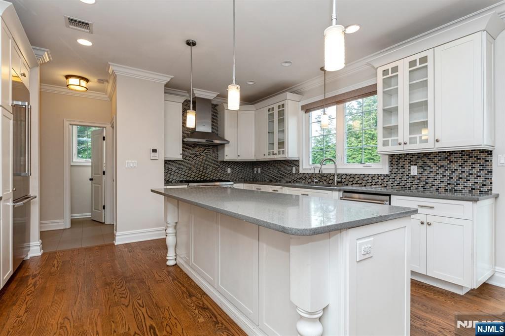 15 Woodland Road Cresskill, NJ 07626 - Photo 11 of 34