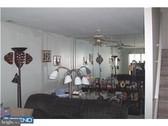 441 Tomlinson Road, Unit H11 Philadelphia, PA 19116 - Photo 5 of 8 Dining Room