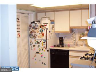 441 Tomlinson Road, Unit H11 Philadelphia, PA 19116 - Photo 6 of 8 Kitchen