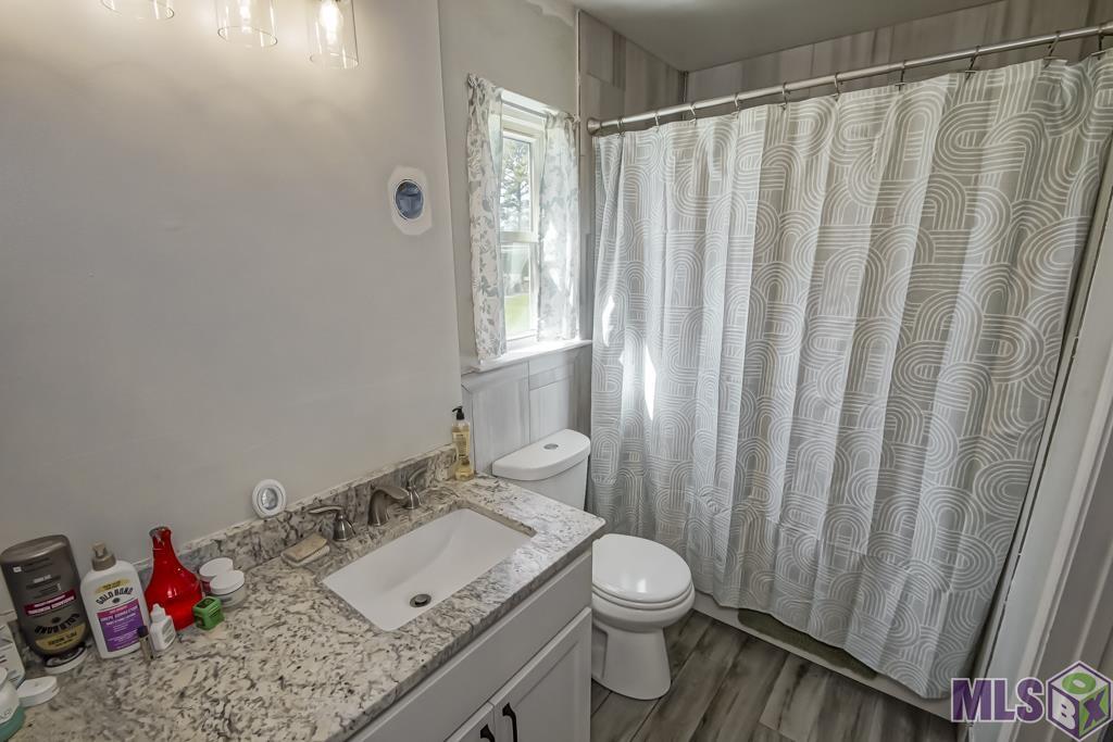 20354 Plank Road Zachary, LA 70791 - Photo 18 of 28 Primary bathroom
