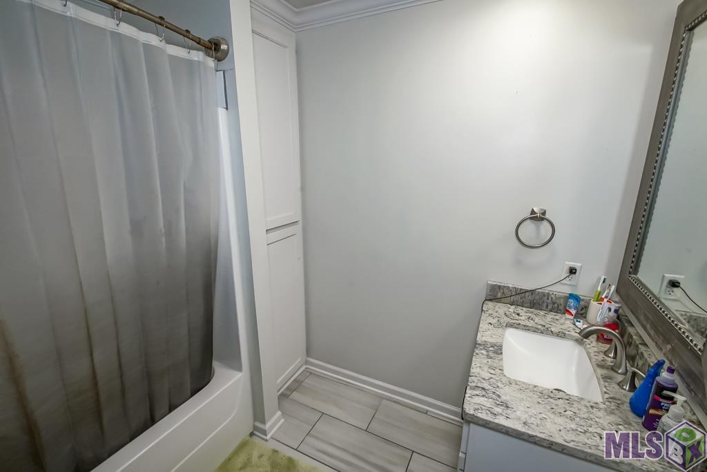 20354 Plank Road Zachary, LA 70791 - Photo 21 of 28 Second full bathroom