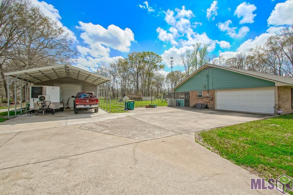 20354 Plank Road Zachary, LA 70791 - Photo 9 of 28
