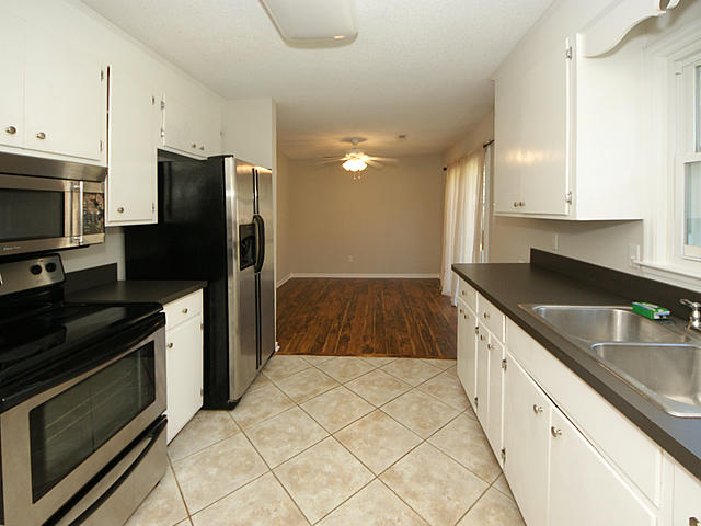 628 Schooner Road Charleston, SC 29412 - Photo 13 of 34 Kitchen