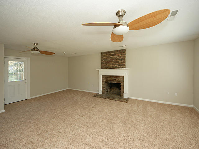 628 Schooner Road Charleston, SC 29412 - Photo 15 of 34 Family Room
