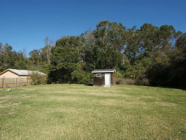628 Schooner Road Charleston, SC 29412 - Photo 31 of 34 Large Backyard