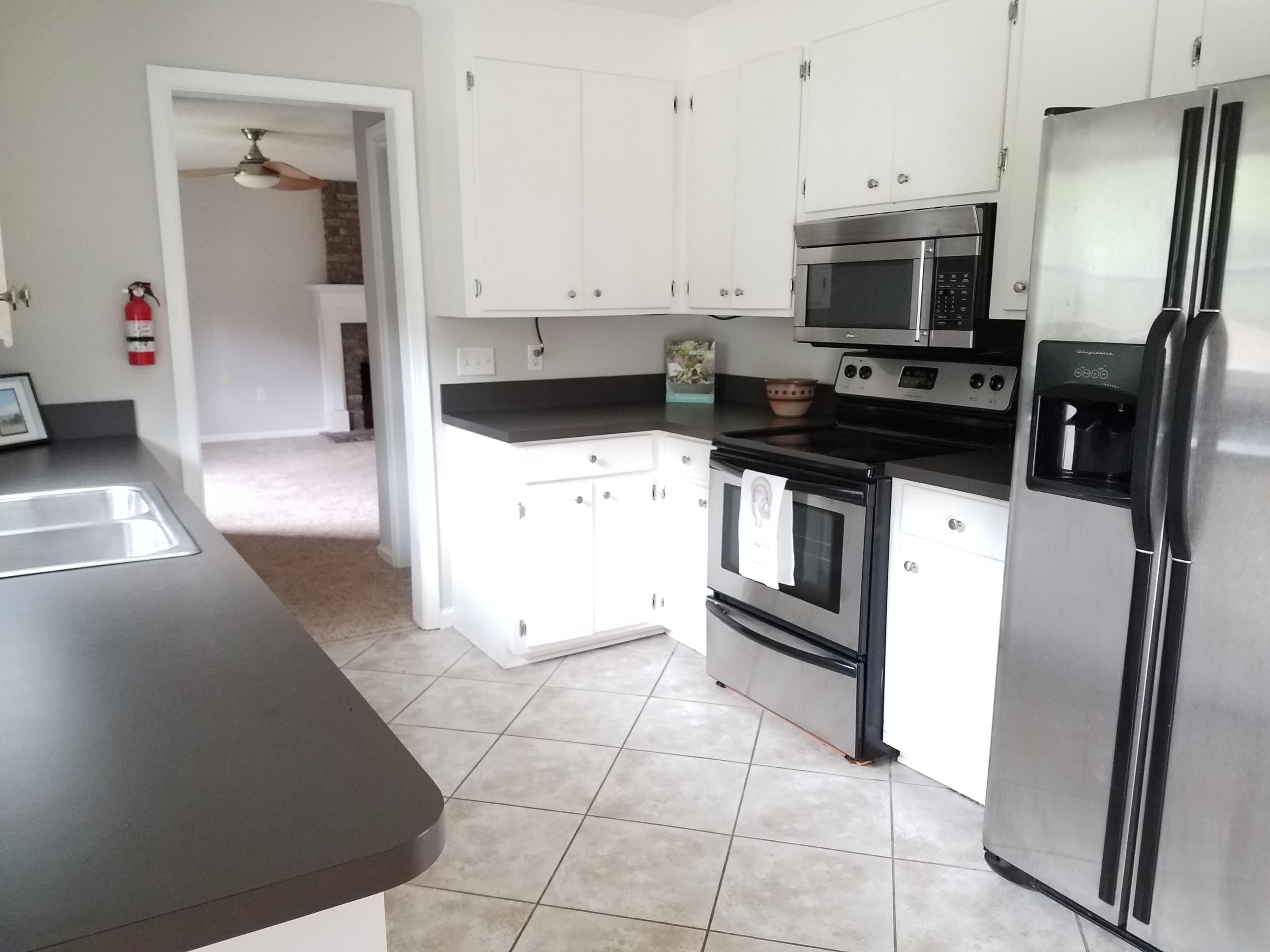 628 Schooner Road Charleston, SC 29412 - Photo 9 of 34 Kitchen