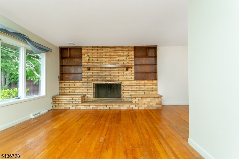 44 Adelphia Road Parsippany, NJ 07054 - Photo 8 of 32