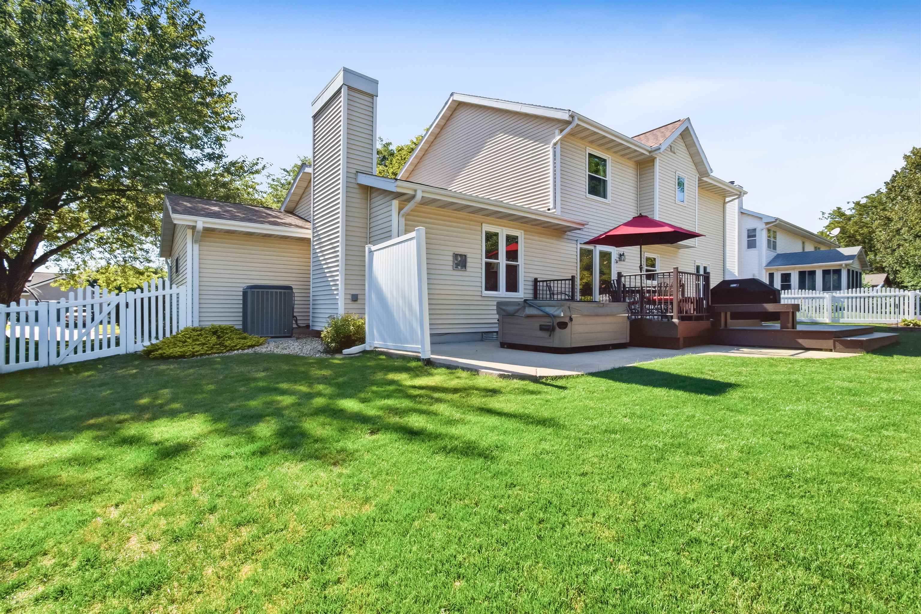 412 Bonnie Road Cottage Grove, WI 53527 - Photo 3 of 48