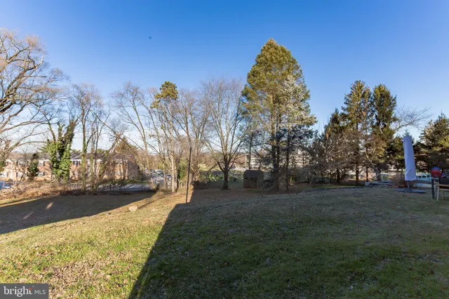 a view of a outdoor space