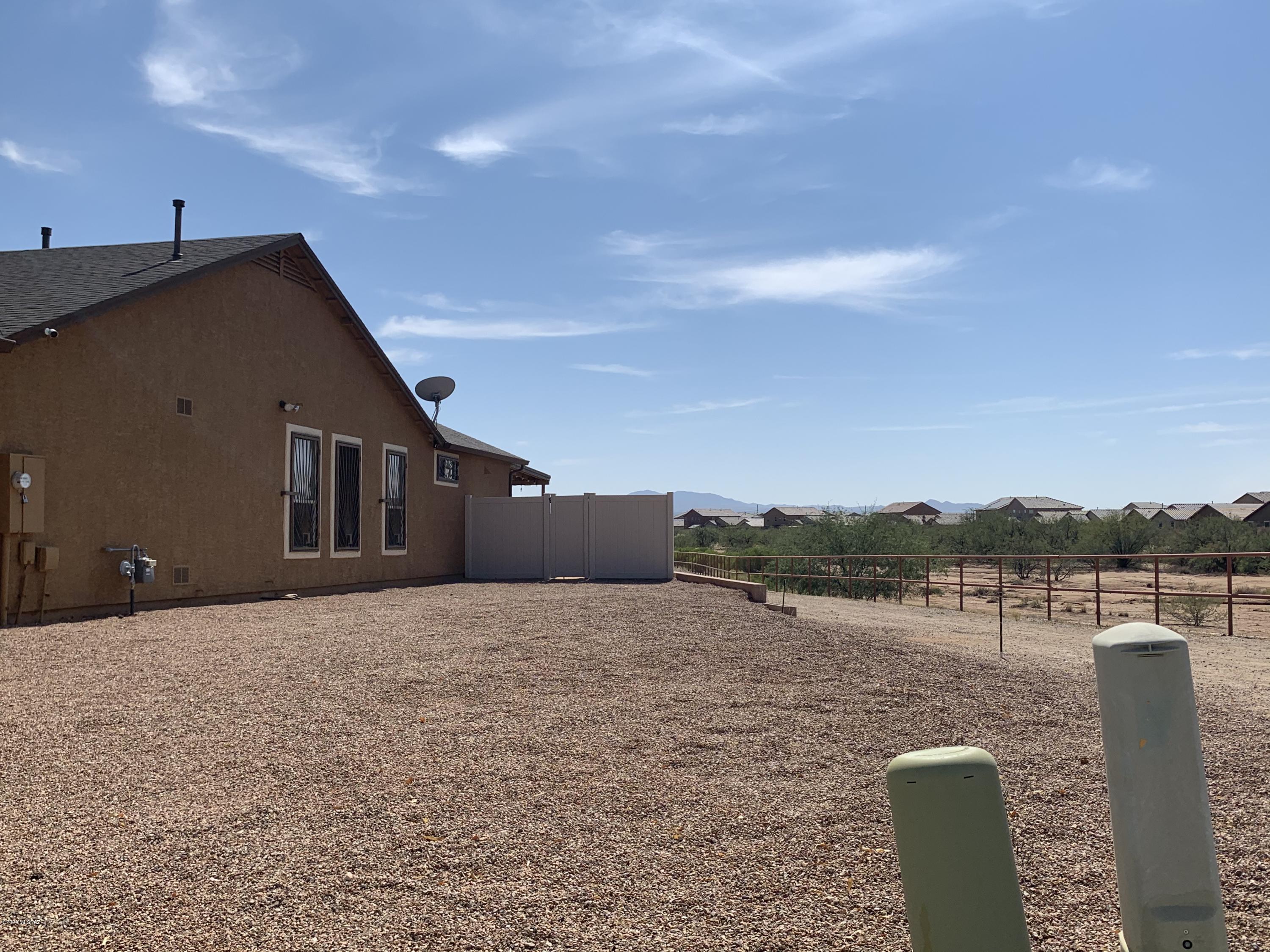 8459 West Razorbill Drive Tucson, AZ 85757 - Photo 3 of 18 Gallery Image 3