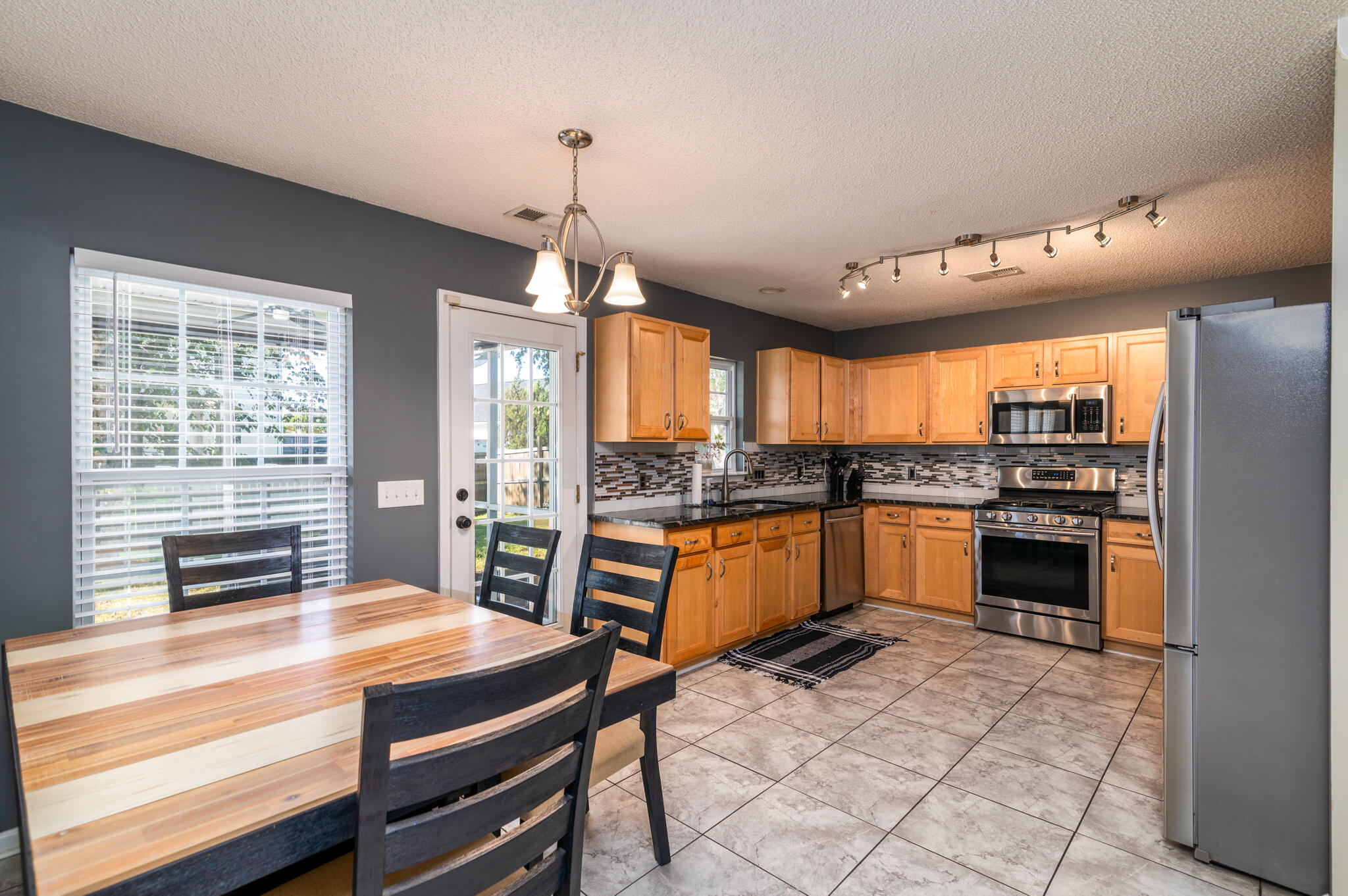 106 Rundle Lane Summerville, SC 29483 - Photo 11 of 33 106 Rundle - 021 - CHS Media Group