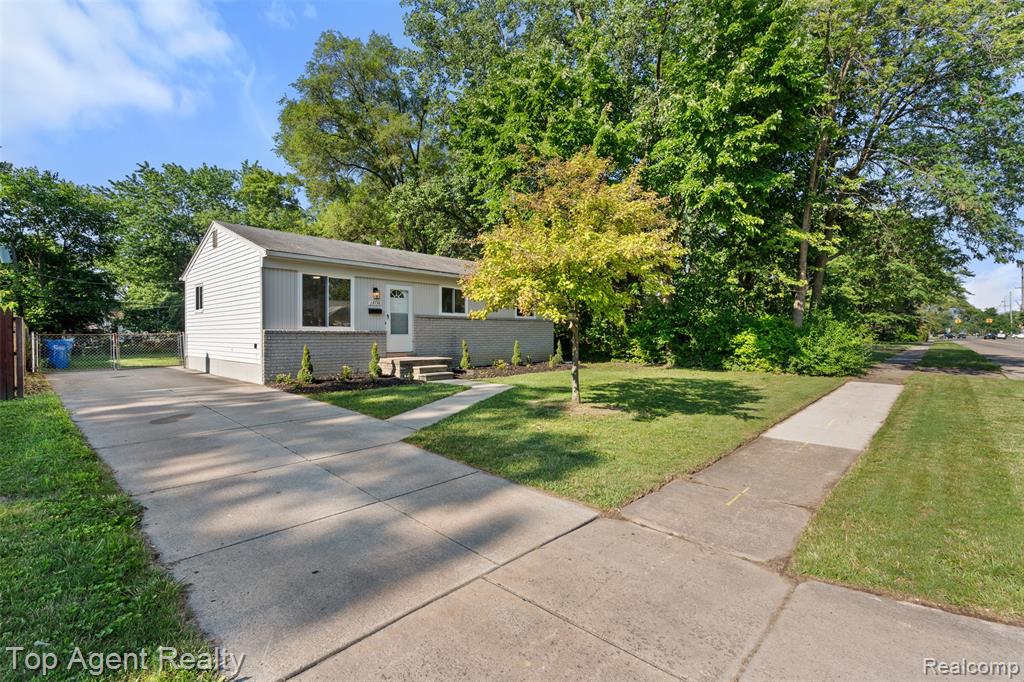 13738 Toepfer Road Warren, MI 48089 - Photo 32 of 47