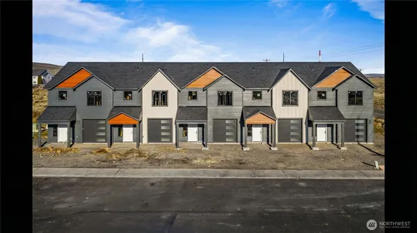 front view of house with a yard