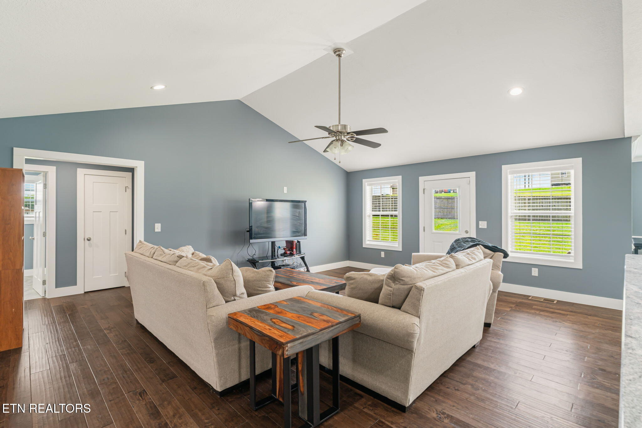 527 Low Valley Road Dandridge, TN 37725 - Photo 11 of 52 13-web-or-mls-527 Low Valley Drive-17