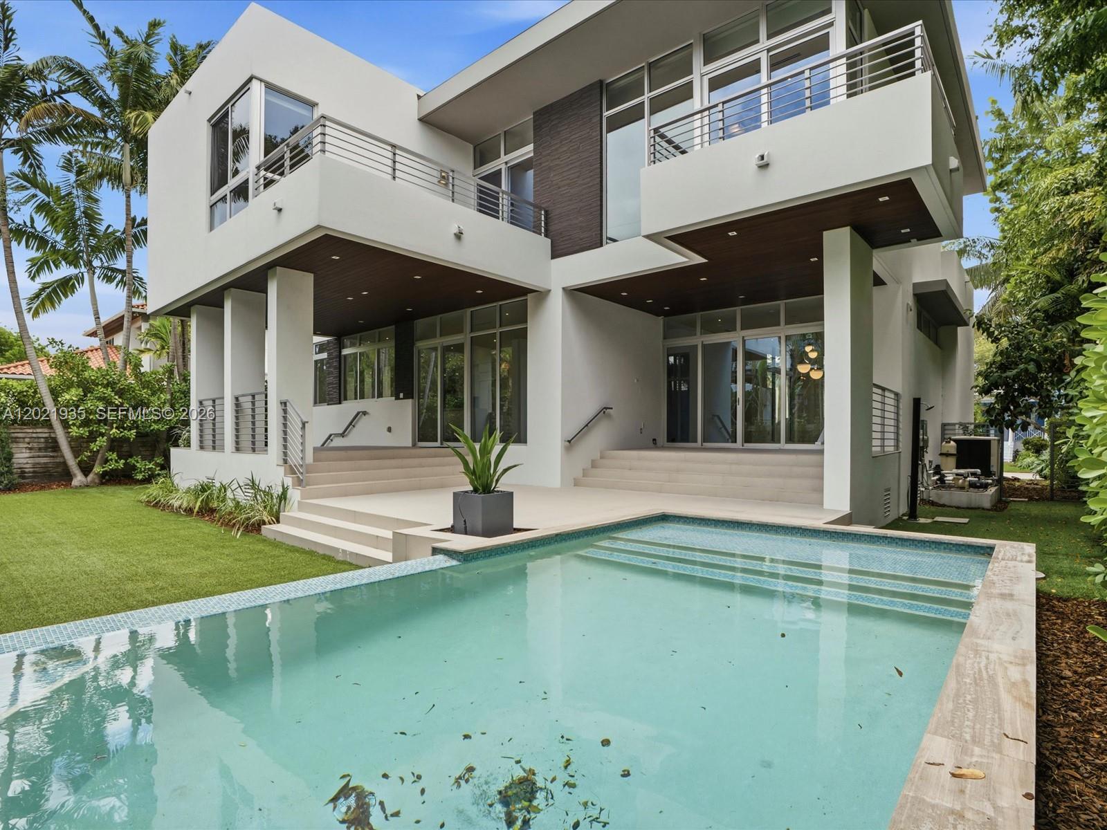 125 Hampton Lane Key Biscayne, FL 33149 - Photo 26 of 81