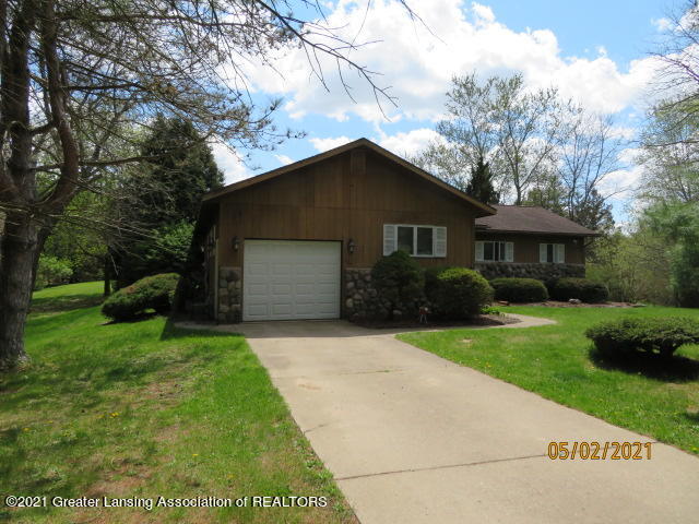 5543-5541 Harper Road Holt, MI 48842 - Photo 6 of 22 IMG_0699