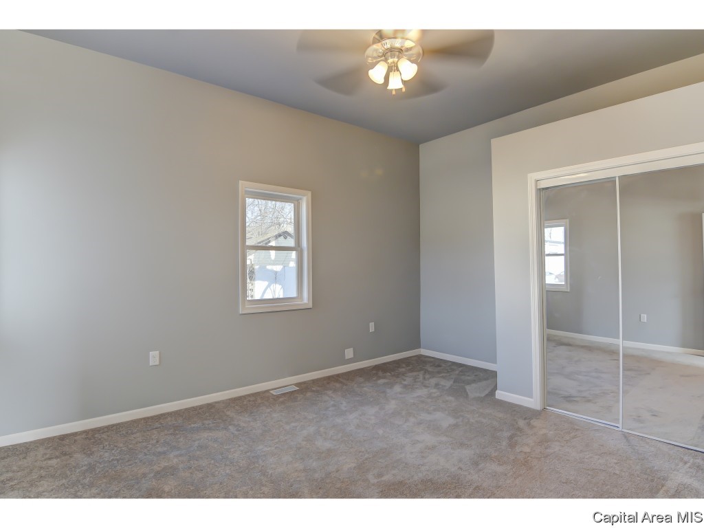 1120 East Ridgely Avenue Springfield, IL 62702 - Photo 17 of 32